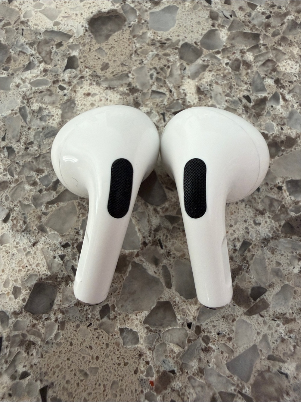 Apple AirPod Pros Gen 1 - Picture 8 of 12
